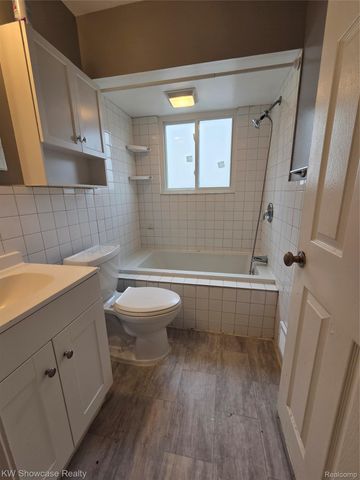 30520 Hiveley Street, Westland, MI 48186