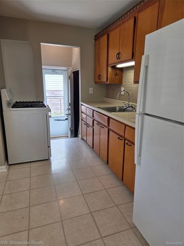 30520 Hiveley Street, Westland, MI 48186