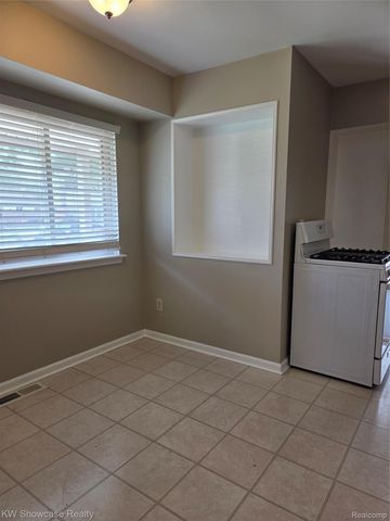 30520 Hiveley Street, Westland, MI 48186