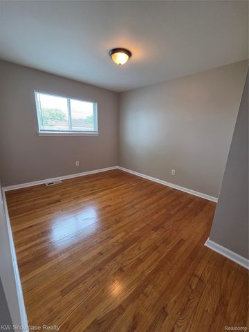 30520 Hiveley Street, Westland, MI 48186