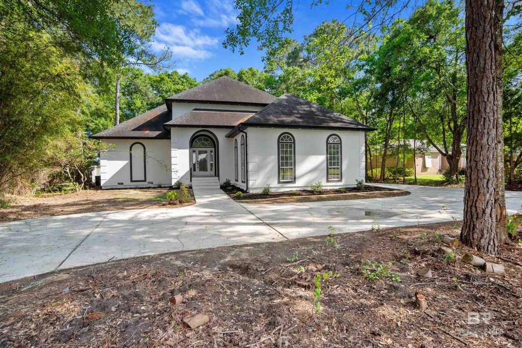 621 Wedgewood Drive, Gulf Shores, AL 36542