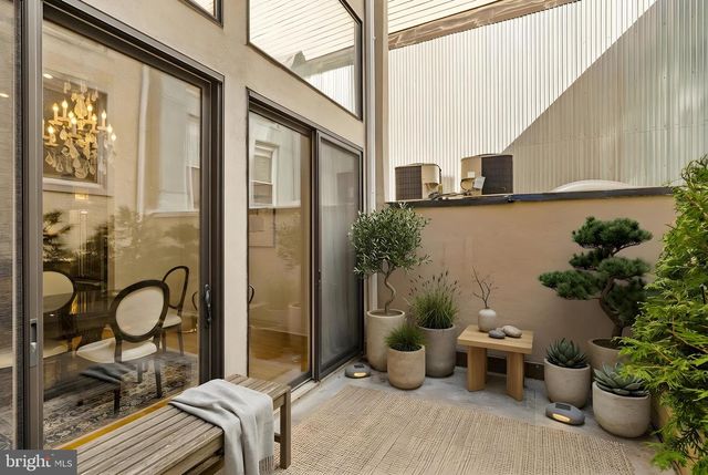 218 CHURCH ST, Philadelphia, PA 19106