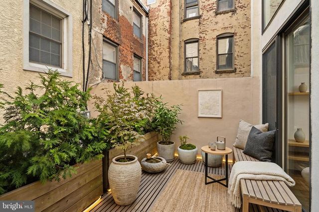 218 CHURCH ST, Philadelphia, PA 19106