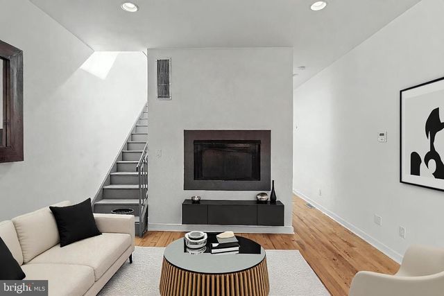 218 CHURCH ST, Philadelphia, PA 19106