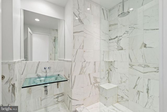 218 CHURCH ST, Philadelphia, PA 19106