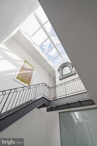 218 CHURCH ST, Philadelphia, PA 19106