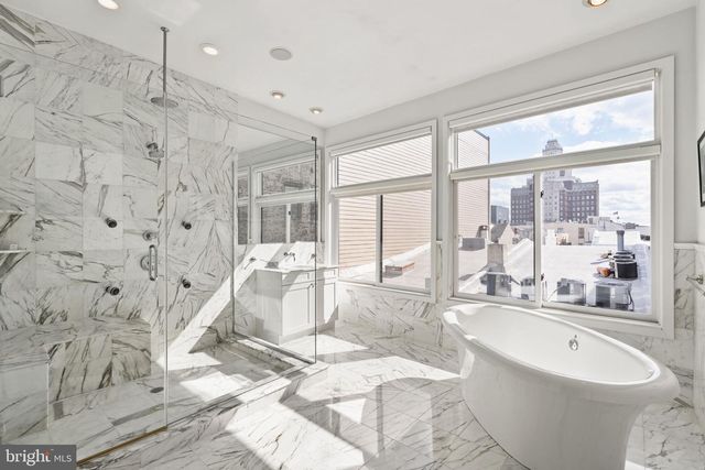 218 CHURCH ST, Philadelphia, PA 19106