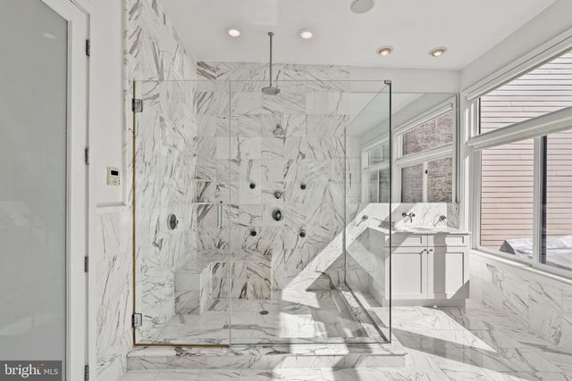 218 CHURCH ST, Philadelphia, PA 19106