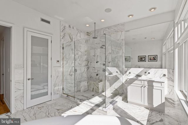 218 CHURCH ST, Philadelphia, PA 19106