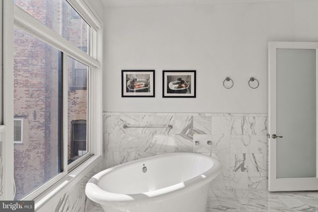 218 CHURCH ST, Philadelphia, PA 19106