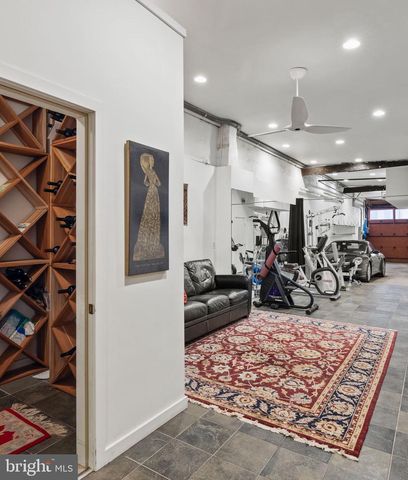 218 CHURCH ST, Philadelphia, PA 19106