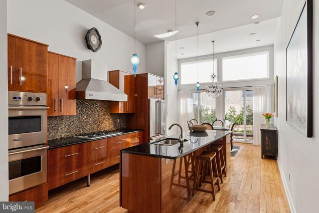 218 CHURCH ST, Philadelphia, PA 19106