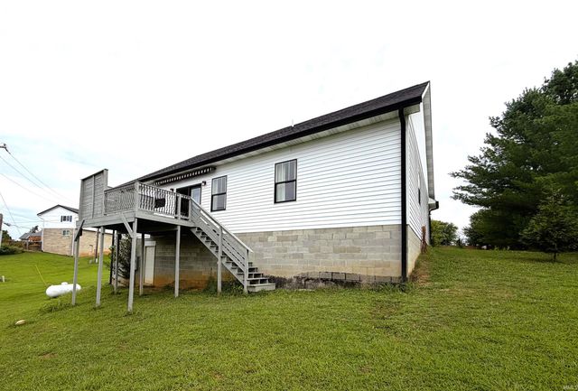 605 W 10th Street, Oolitic, IN 47451