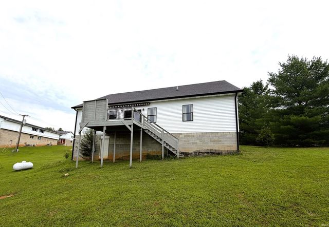 605 W 10th Street, Oolitic, IN 47451