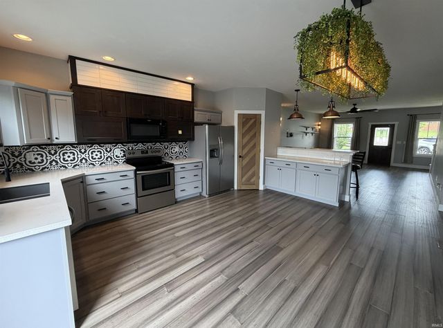 605 W 10th Street, Oolitic, IN 47451