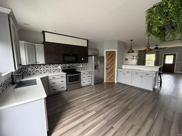 605 W 10th Street, Oolitic, IN 47451