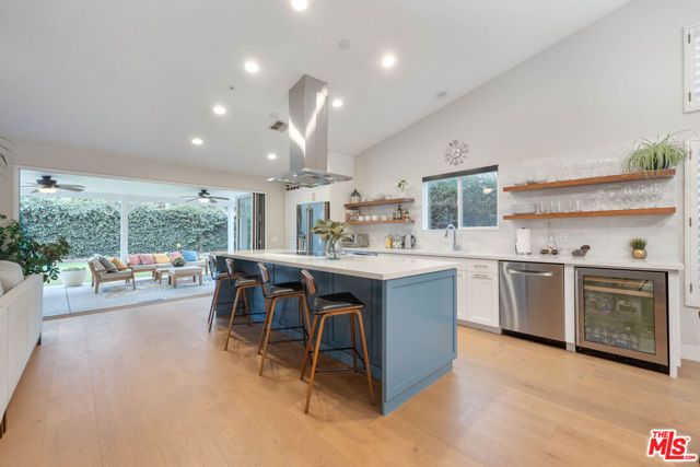 1220 Dincara Road, Burbank, CA 91506