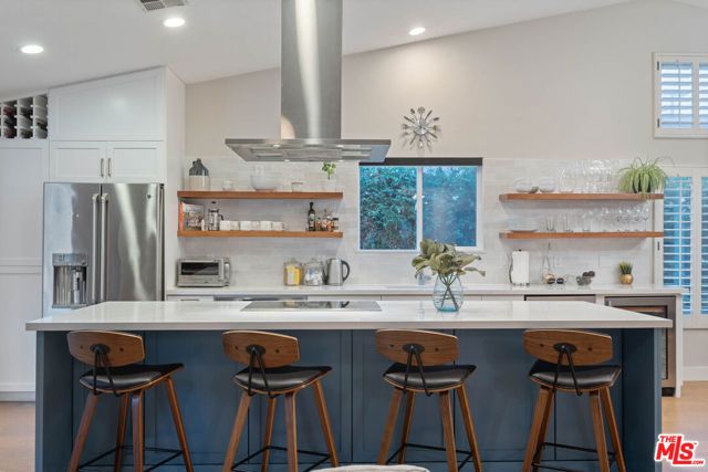 1220 Dincara Road, Burbank, CA 91506