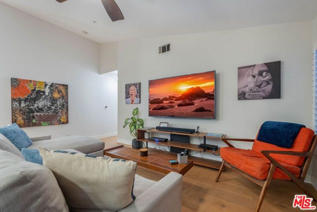 1220 Dincara Road, Burbank, CA 91506