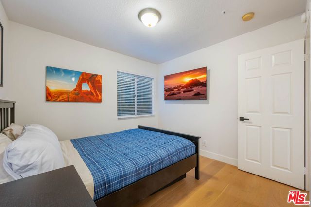 1220 Dincara Road, Burbank, CA 91506