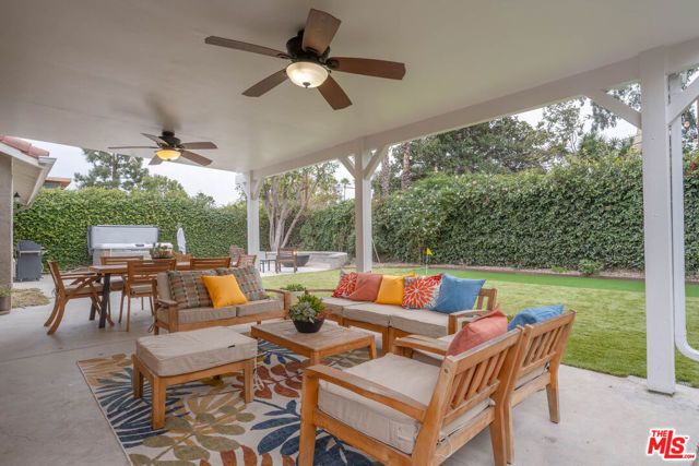 1220 Dincara Road, Burbank, CA 91506