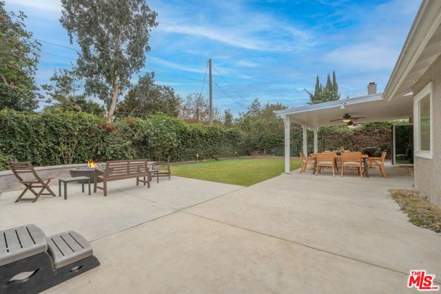 1220 Dincara Road, Burbank, CA 91506