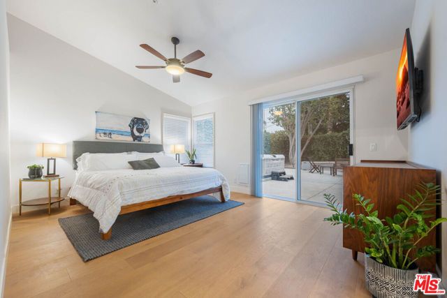 1220 Dincara Road, Burbank, CA 91506