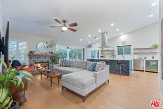 1220 Dincara Road, Burbank, CA 91506