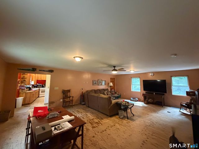 1318 Litchfield Turnpike, New Hartford, CT 06057
