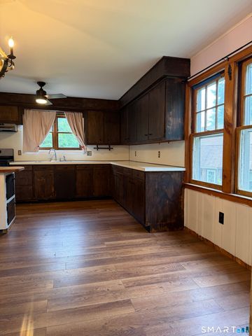 1318 Litchfield Turnpike, New Hartford, CT 06057