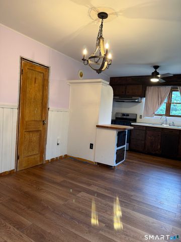 1318 Litchfield Turnpike, New Hartford, CT 06057