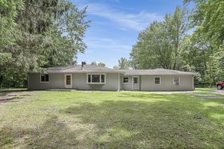 2718 Coloma Road, Hagar Twp, MI 49022