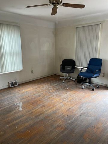 46440 Jefferson Avenue, Chesterfield, MI 48047