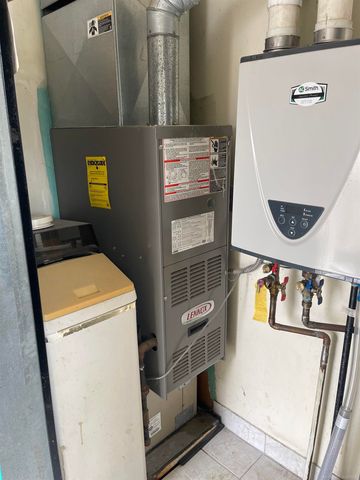 46440 Jefferson Avenue, Chesterfield, MI 48047