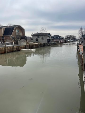 46440 Jefferson Avenue, Chesterfield, MI 48047