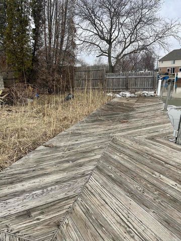 46440 Jefferson Avenue, Chesterfield, MI 48047