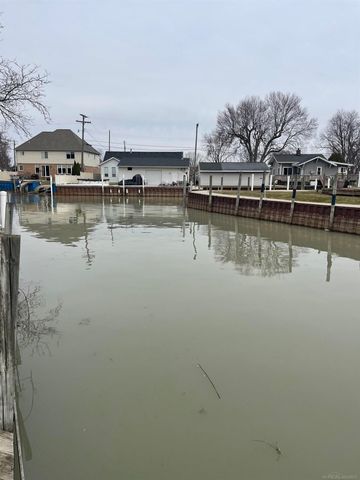 46440 Jefferson Avenue, Chesterfield, MI 48047