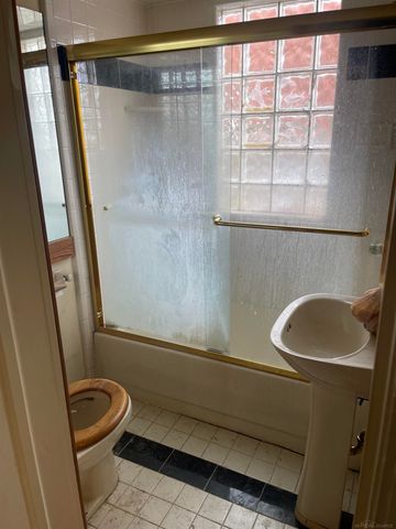 46440 Jefferson Avenue, Chesterfield, MI 48047