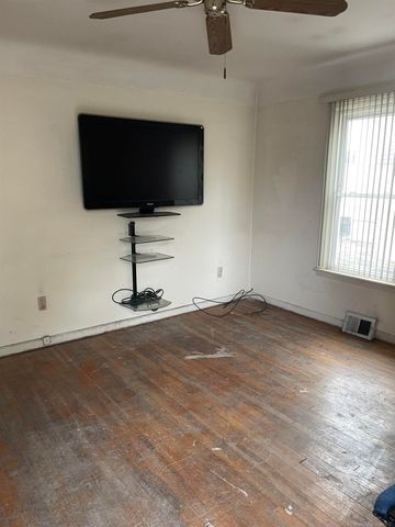 46440 Jefferson Avenue, Chesterfield, MI 48047