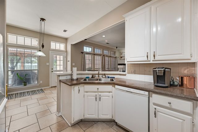 9018 Clearlake Drive, Rowlett, TX 75088