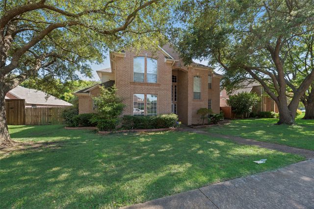 9018 Clearlake Drive, Rowlett, TX 75088