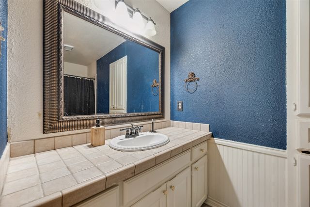 9018 Clearlake Drive, Rowlett, TX 75088