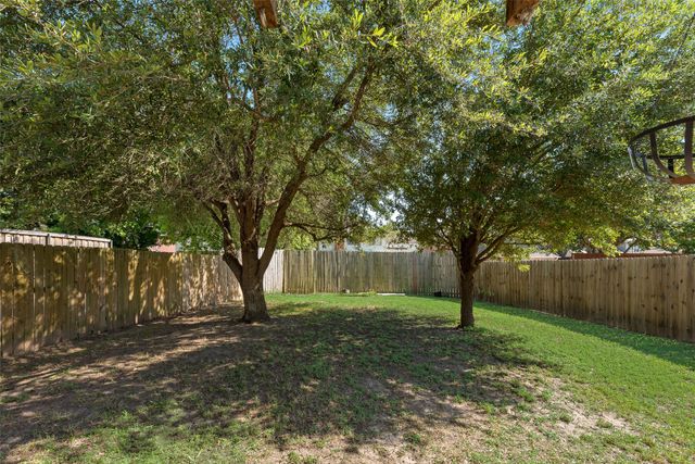 9018 Clearlake Drive, Rowlett, TX 75088