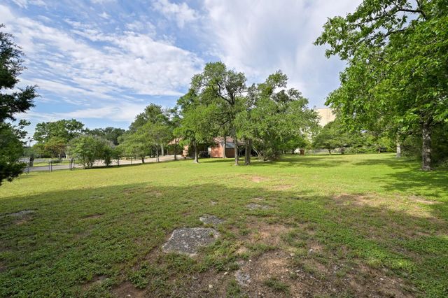 300 W Sequoia SPUR, Georgetown, TX 78628