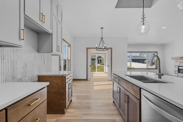 2518 TIPPERARY TRAIL, De Pere, WI 54115