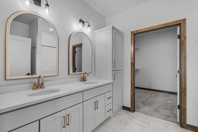 2518 TIPPERARY TRAIL, De Pere, WI 54115