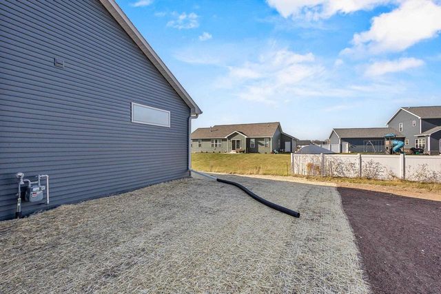 2518 TIPPERARY TRAIL, De Pere, WI 54115