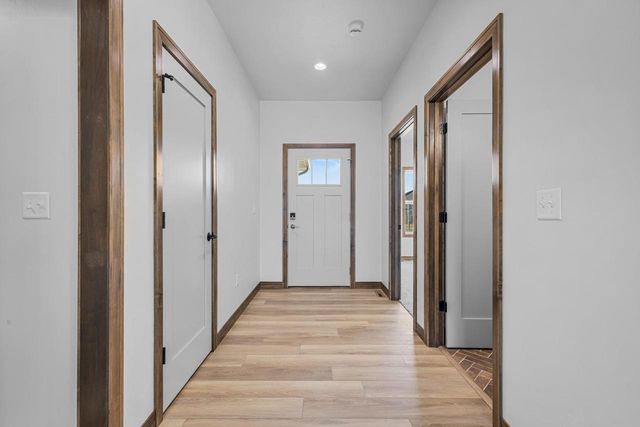 2518 TIPPERARY TRAIL, De Pere, WI 54115