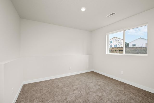 518 Spruce Court N, Cambridge, MN 55008