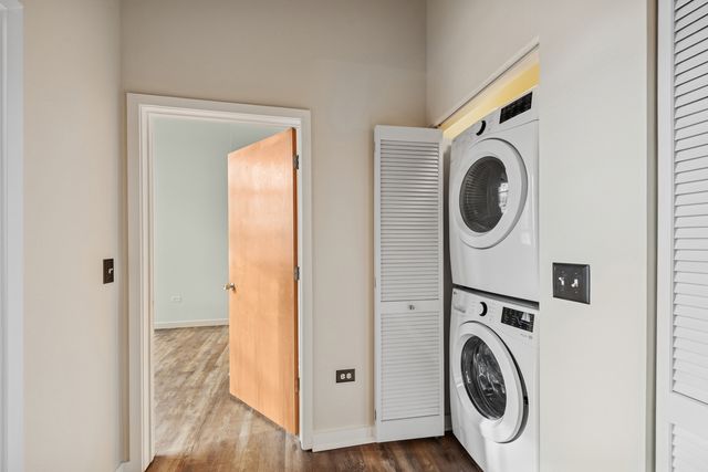 3963 W Belmont Avenue 310, Chicago, IL 60618